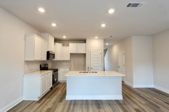 323 Callie Drive, Crestview, FL 32536