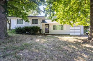 11 White Oak Drive, St Peters, MO 63376