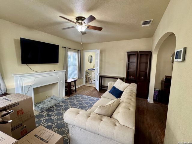 210 HAGGIN ST, San Antonio, TX 78210