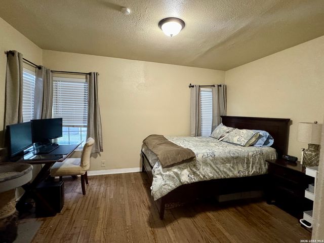 210 HAGGIN ST, San Antonio, TX 78210