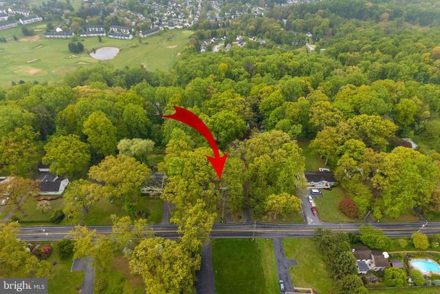 2702 E KINGS HWY, Coatesville, PA 19320