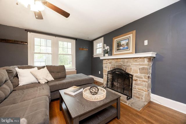 2702 E KINGS HWY, Coatesville, PA 19320