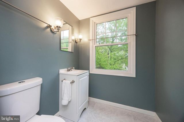 2702 E KINGS HWY, Coatesville, PA 19320
