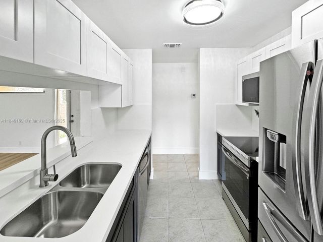 9348 S Chelsea Dr S ., Plantation, FL 33324
