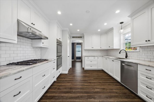 426 Pebblebrook Drive, Seabrook, TX 77586