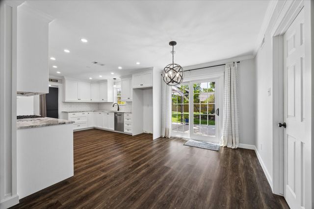 426 Pebblebrook Drive, Seabrook, TX 77586
