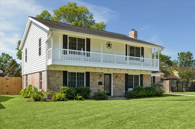 426 Pebblebrook Drive, Seabrook, TX 77586