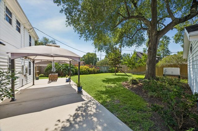 426 Pebblebrook Drive, Seabrook, TX 77586