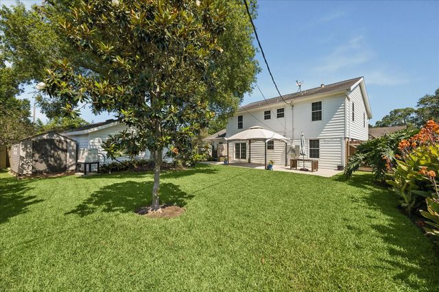 426 Pebblebrook Drive, Seabrook, TX 77586