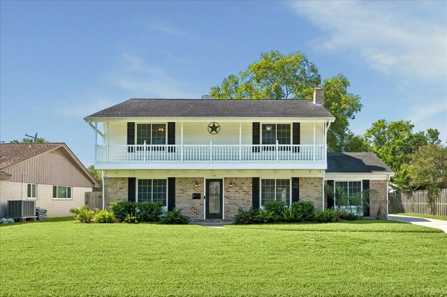 426 Pebblebrook Drive, Seabrook, TX 77586