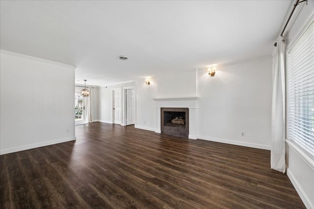 426 Pebblebrook Drive, Seabrook, TX 77586