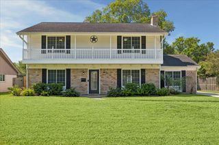 426 Pebblebrook Drive, Seabrook, TX 77586