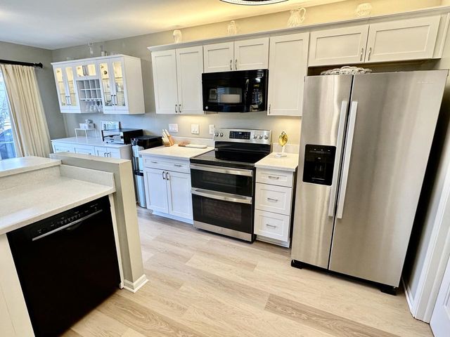 1737 Woodland DRIVE, Lake Geneva, WI 53147