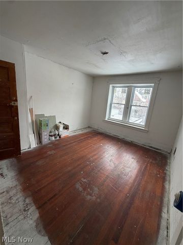 10708 Grantwood Avenue, Cleveland, OH 44108