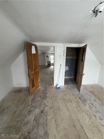 10708 Grantwood Avenue, Cleveland, OH 44108