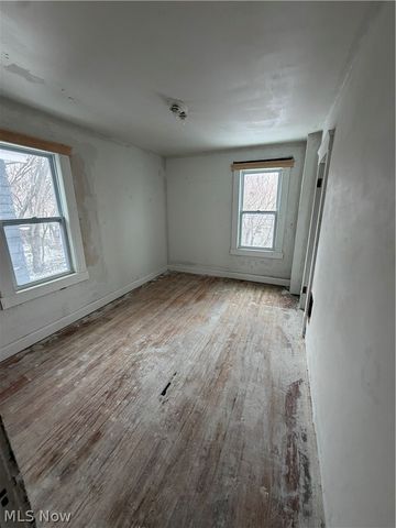 10708 Grantwood Avenue, Cleveland, OH 44108