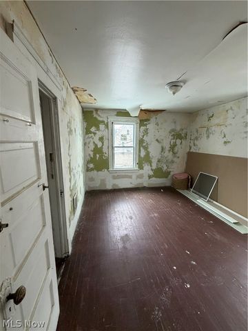 10708 Grantwood Avenue, Cleveland, OH 44108