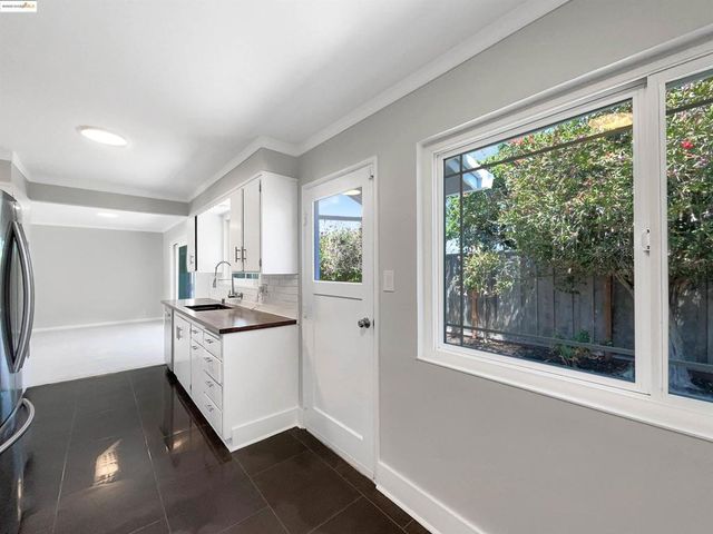 2572 Alice Way, Pinole, CA 94564