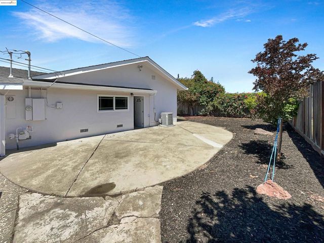 2572 Alice Way, Pinole, CA 94564