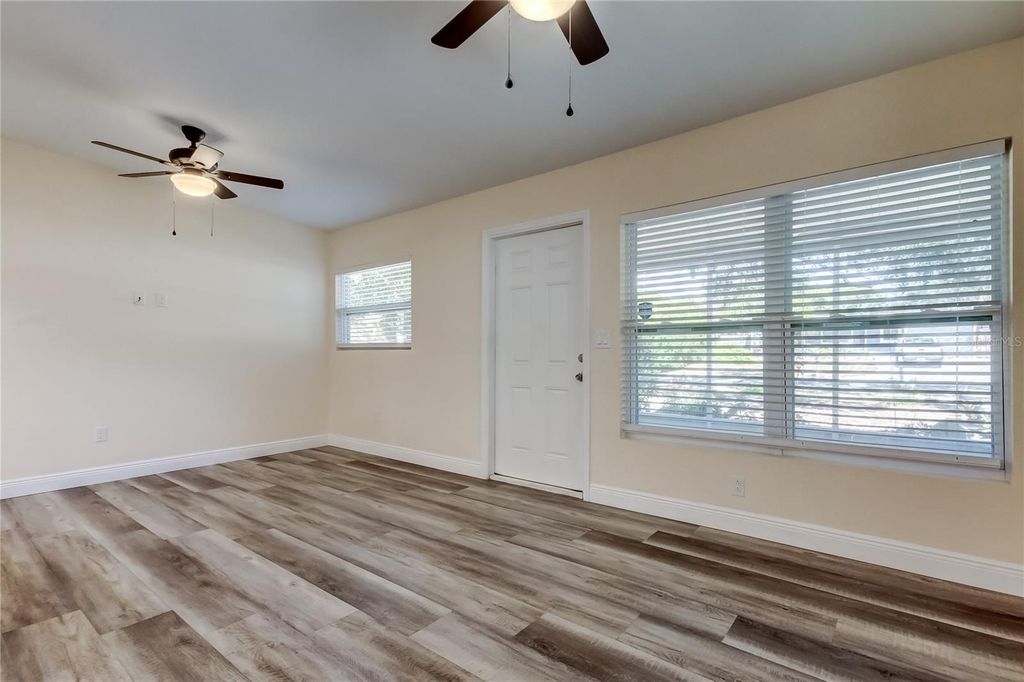 Image 4 of property listing at 1353 MARY L ROAD, Clearwater, FL 33755