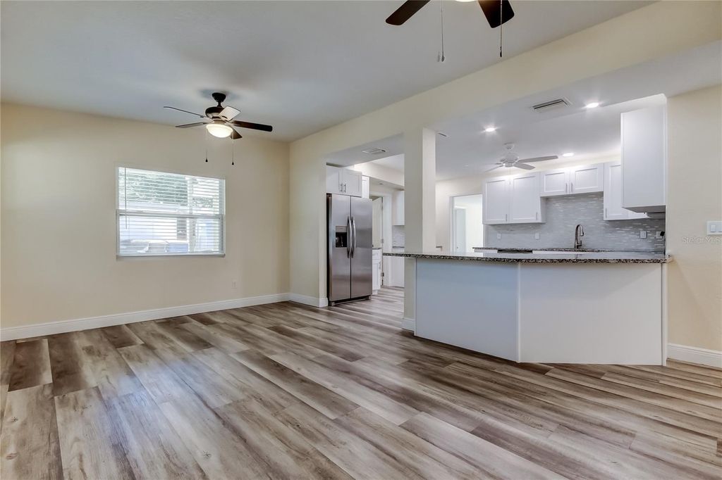 Image 7 of property listing at 1353 MARY L ROAD, Clearwater, FL 33755