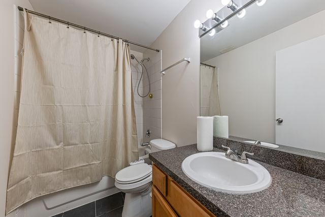 6015 Forest View Road 2A, Lisle, IL 60532