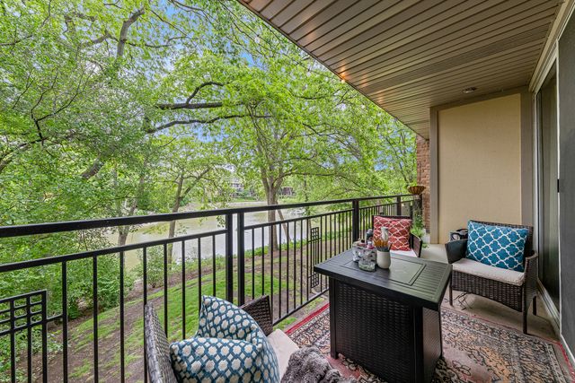6015 Forest View Road 2A, Lisle, IL 60532