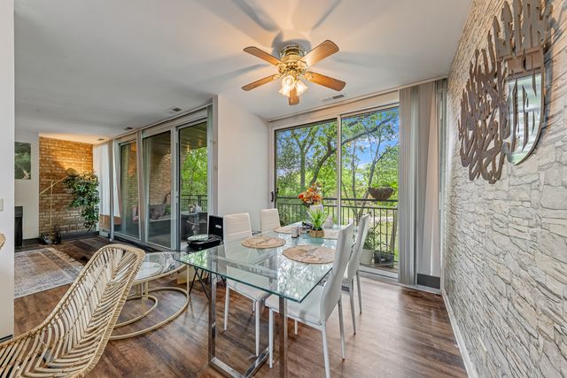 6015 Forest View Road 2A, Lisle, IL 60532
