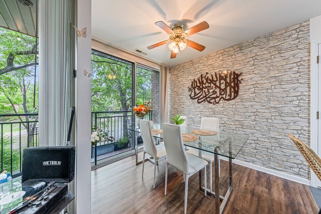 6015 Forest View Road 2A, Lisle, IL 60532