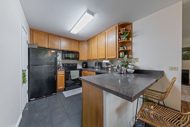 6015 Forest View Road 2A, Lisle, IL 60532