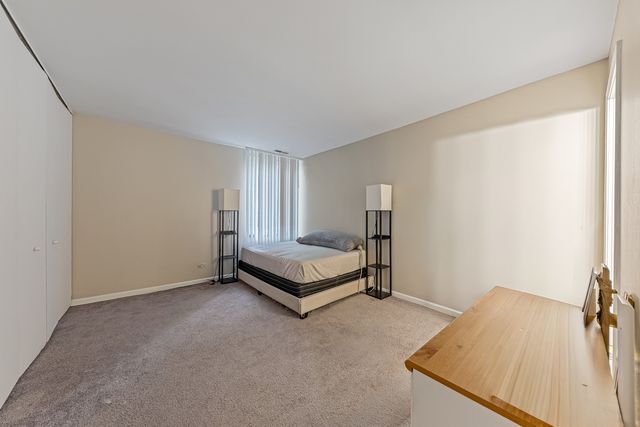 6015 Forest View Road 2A, Lisle, IL 60532