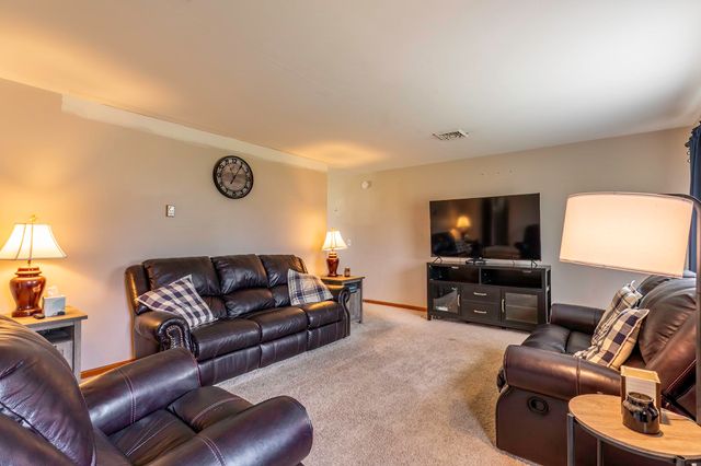 1301 S Lee Street, Garrett, IN 46738