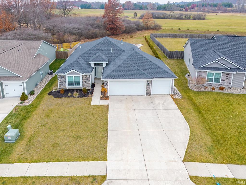 7526 Macbeth Passage, Fort Wayne, IN 46818