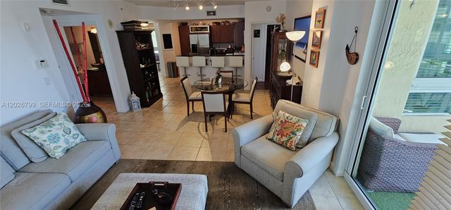7350 SW 89th St 701S, Miami, FL 33156