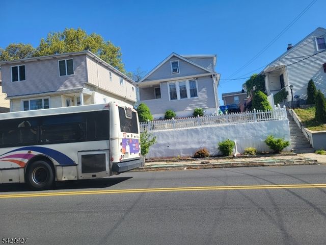 377 5Th Ave 1, Paterson City, NJ 07514