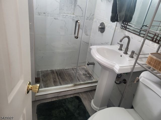 377 5Th Ave 1, Paterson City, NJ 07514