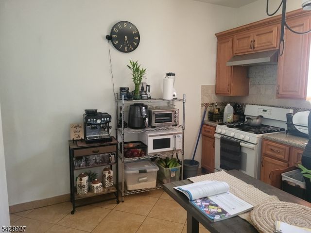377 5Th Ave 1, Paterson City, NJ 07514