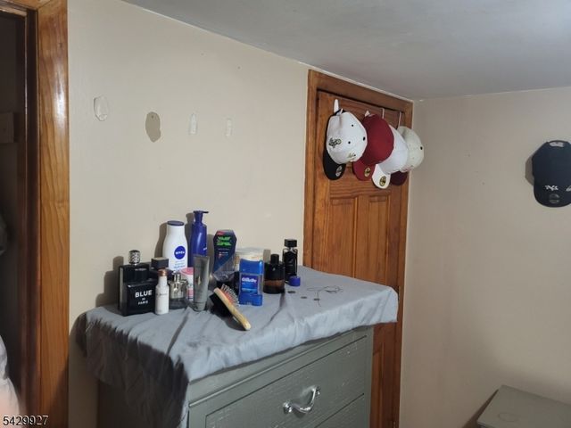 377 5Th Ave 1, Paterson City, NJ 07514
