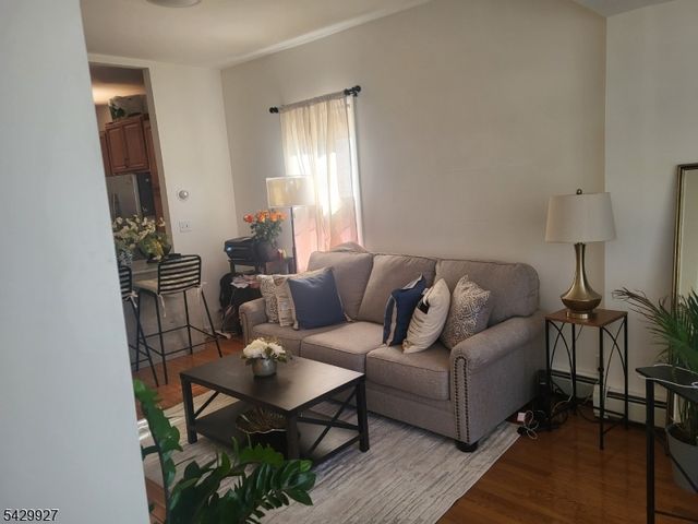 377 5Th Ave 1, Paterson City, NJ 07514