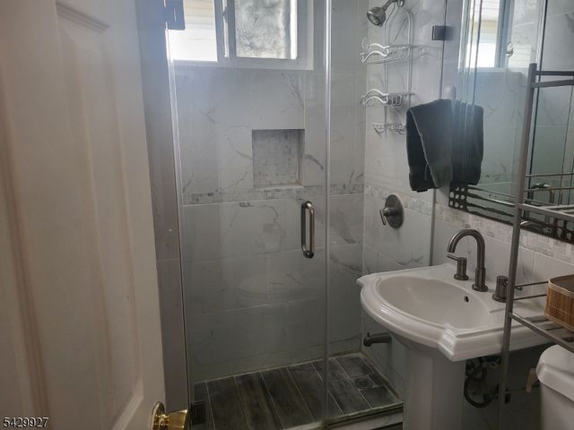 377 5Th Ave 1, Paterson City, NJ 07514