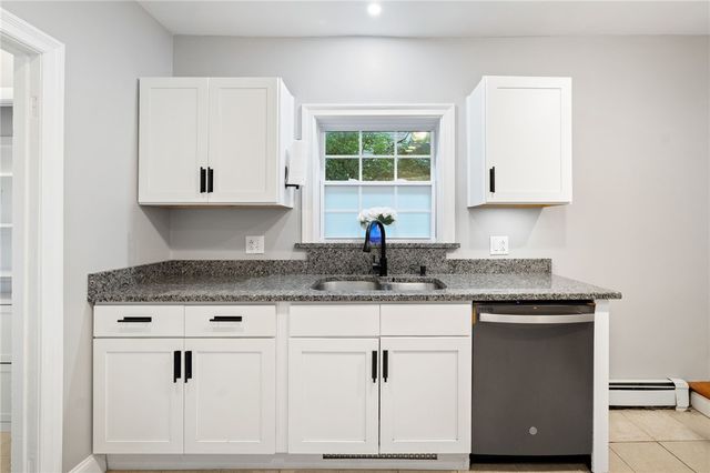 1059 Narragansett Boulevard, Cranston, RI 02905