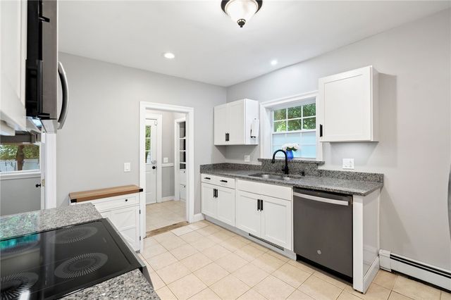 1059 Narragansett Boulevard, Cranston, RI 02905
