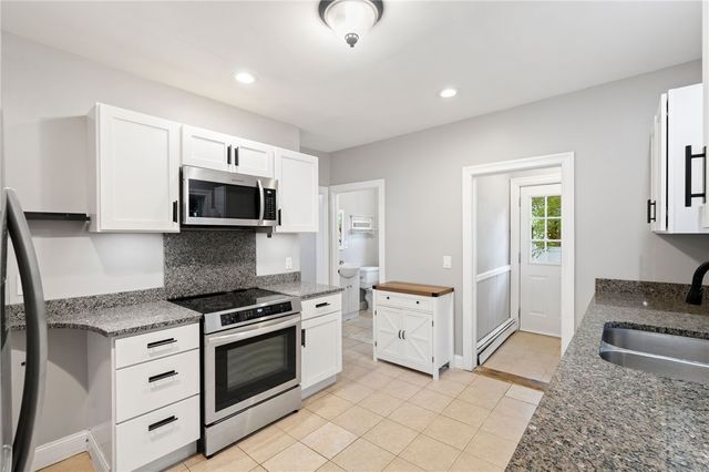 1059 Narragansett Boulevard, Cranston, RI 02905