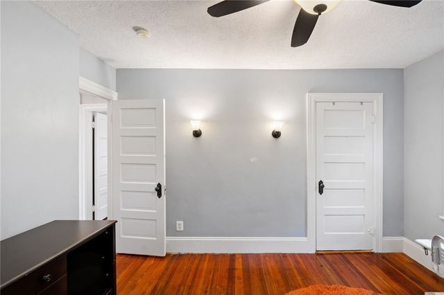 1059 Narragansett Boulevard, Cranston, RI 02905