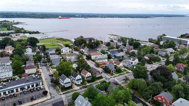 1059 Narragansett Boulevard, Cranston, RI 02905