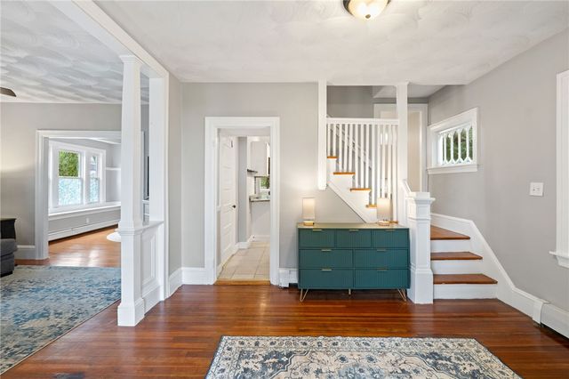 1059 Narragansett Boulevard, Cranston, RI 02905