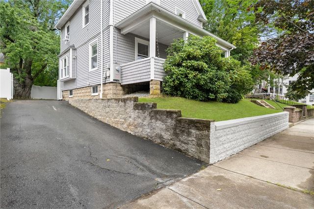 1059 Narragansett Boulevard, Cranston, RI 02905