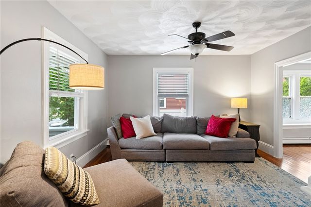 1059 Narragansett Boulevard, Cranston, RI 02905