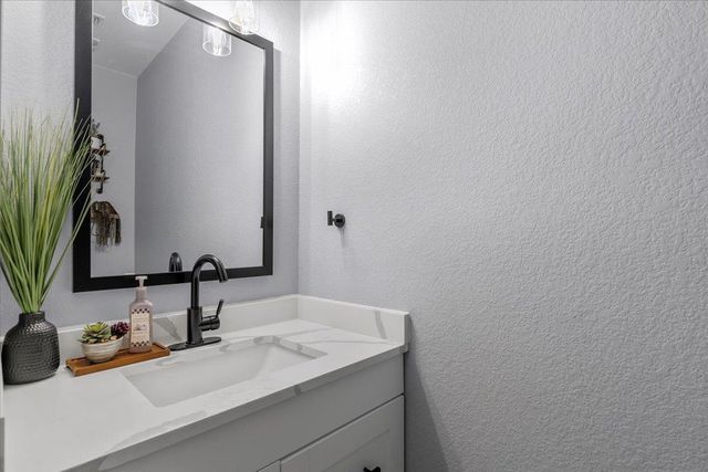 116 Brahman CT, Bastrop, TX 78602
