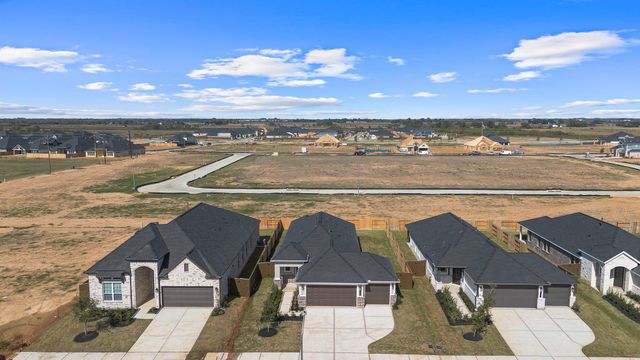 313 Goldeneye Duck Drive, Waller, TX 77484